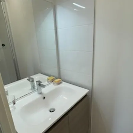 Spacieux Avec Terrasse Et Parking, En Centre-ville, 3 Chambres, Ideal Famille - Fr-1-482-116 Appartement *